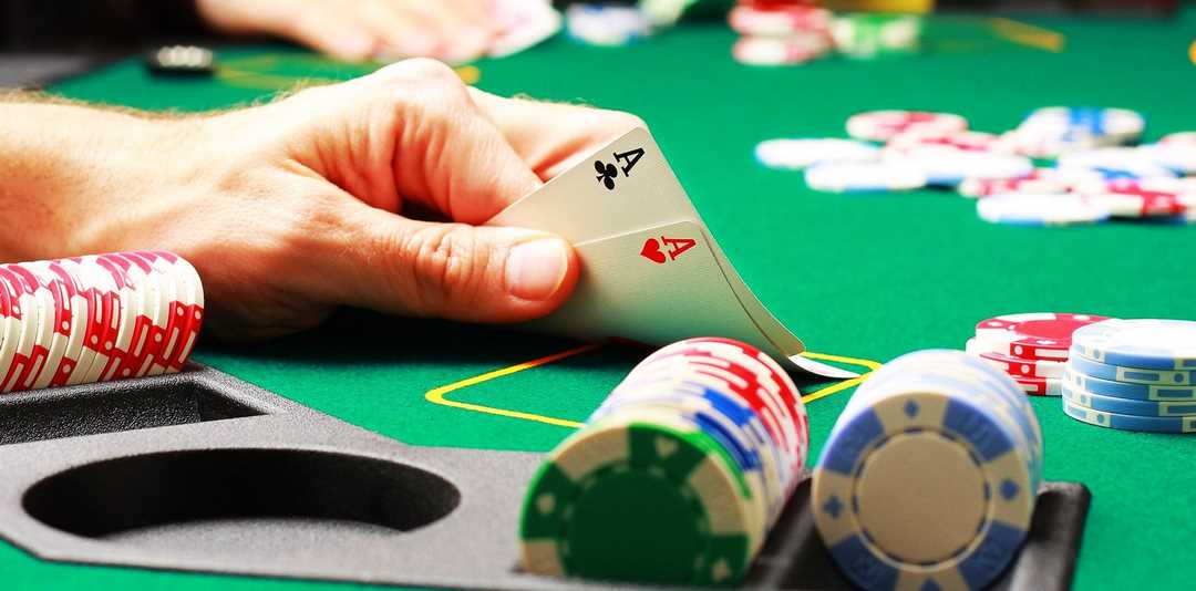 Chơi bài poker texas hiệu quả cần mở rộng khoảng bài